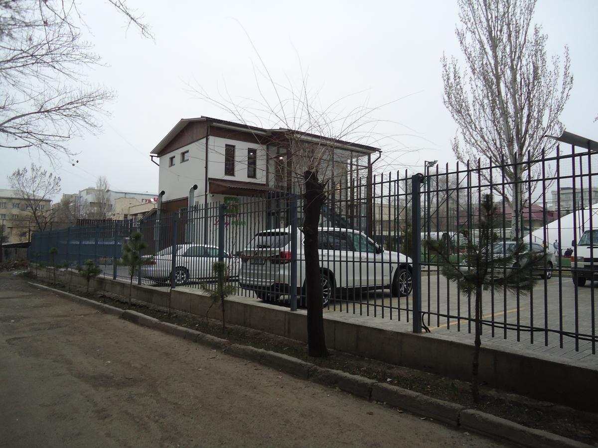 Tumar Hotel Bishkek Exterior photo